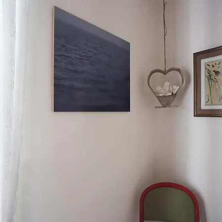 Contrada Lunga Oda ve Kahvaltı Abbadia Lariana