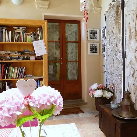 Contrada Lunga Oda ve Kahvaltı 3*