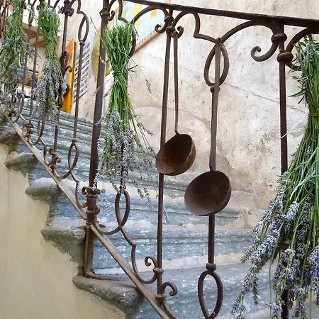 Contrada Lunga Oda ve Kahvaltı